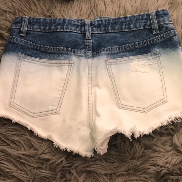 Bleached bottom shorts - Picture 2 of 2